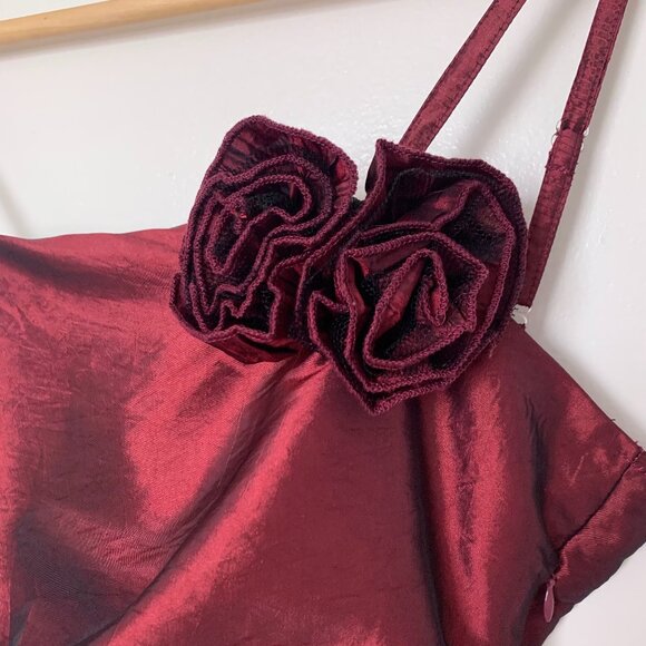 Vintage Red Prom Dress with Timeless Elegance - Picture 7 of 16